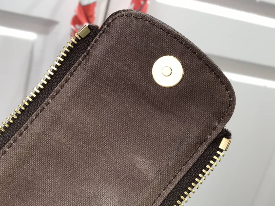 Louis Vuitton King Size Toiletry Bag Replica M47528