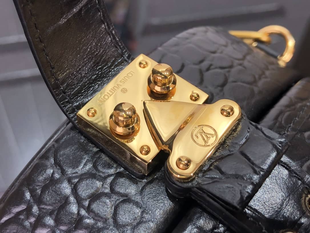 Best Replica Louis Vuitton Petite Boite Chapeau Crocodilien Brillant Replica Bag Black N93597(ColaReps)