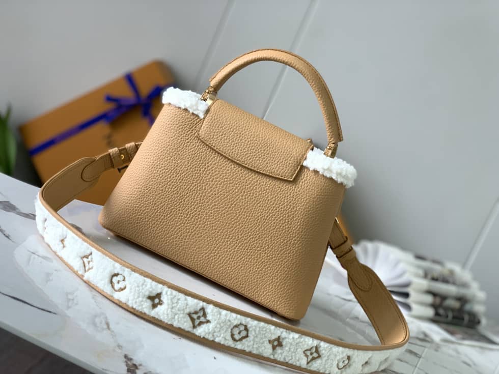 Louis Vuitton Capucines BB Cruise M59267 Replica Crossbody Bag