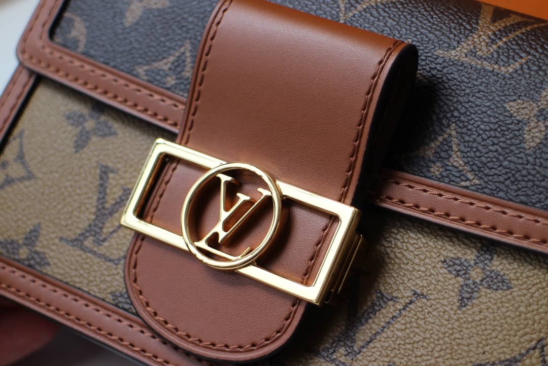 Louis Vuitton Dauphine Chain Wallet Replica Shoulder Bag Brown M68746