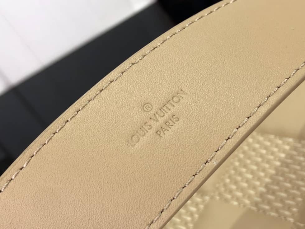 Louis Vuitton Capucines MM Beige M59225 Replica Shoulder Bag