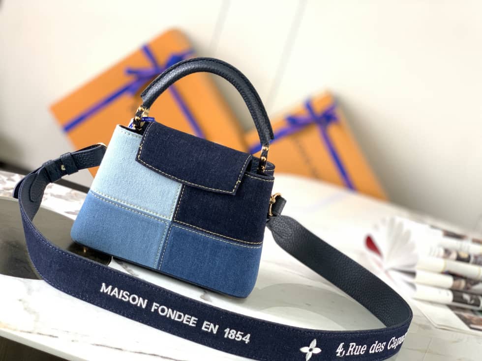 Louis Vuitton Capucines Mini M59268 Replica Shoulder Bag