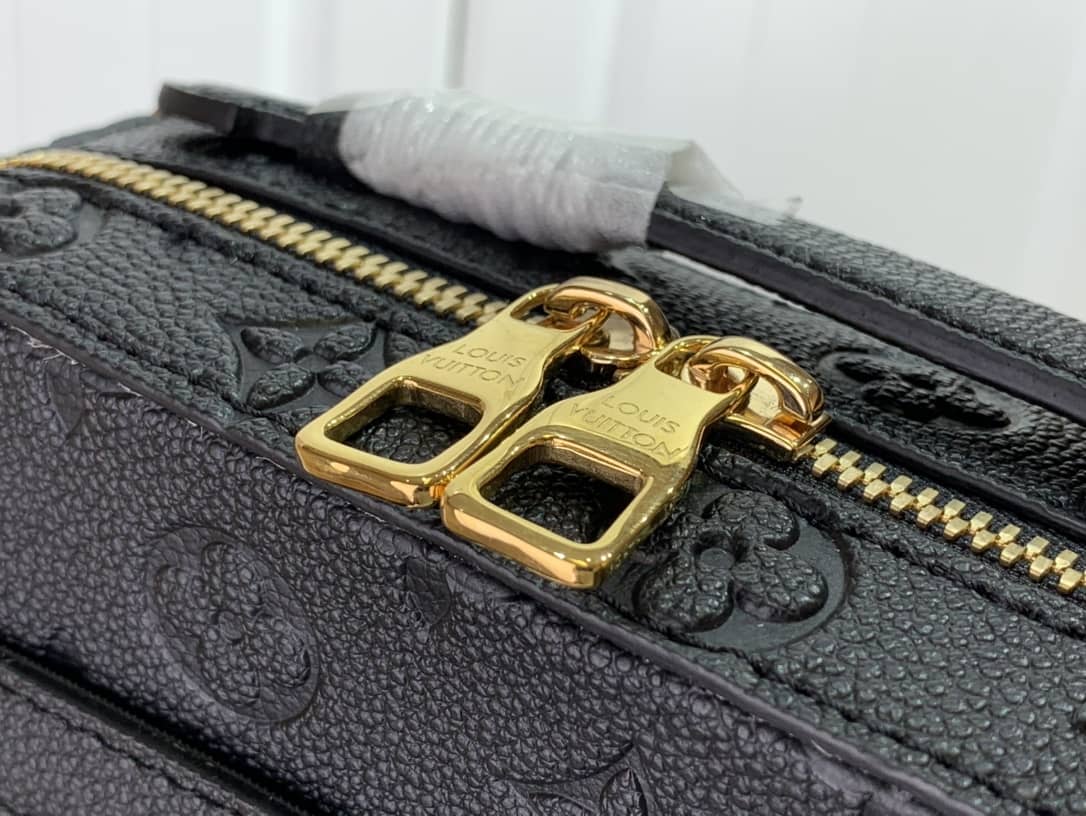 Louis Vuitton Crossbody Dupe X NBA Handle Trunk Ball Grain Leather  M57971(ColaReps)