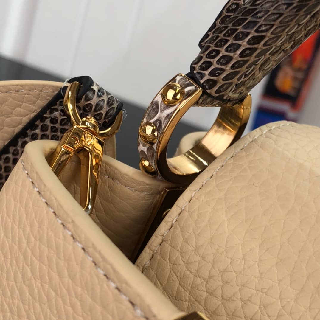 Louis Vuitton Capucines MM Taurillon Leather Tote M94227