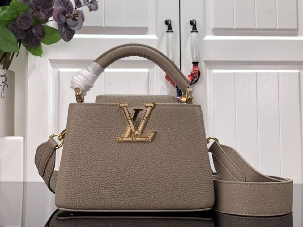 Louis Vuitton Capucines Mini Beige M59066 Replica Shoulder Bag
