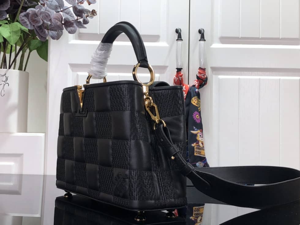 Louis Vuitton Capucines BB Black M59225 Replica Shoulder Bag