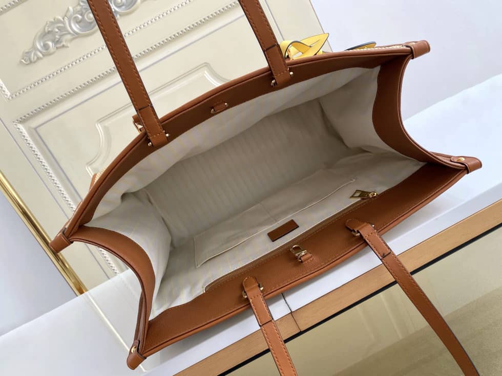 Louis Vuitton OnTheGo Monogram Giant Raffia Tote