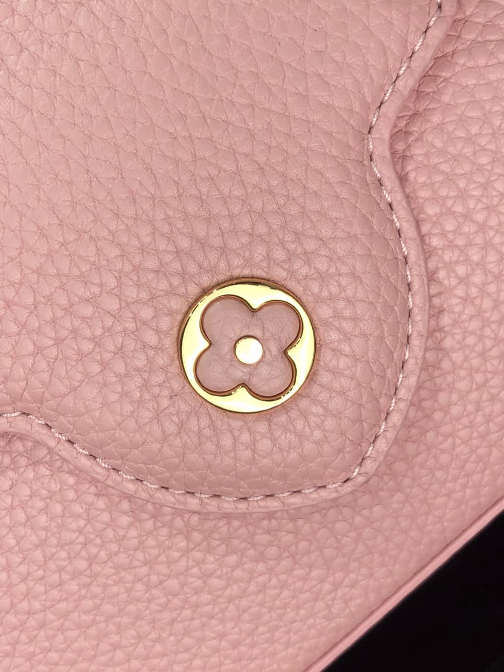 Louis Vuitton Capucines MM M59065 Replica Shoulder Bag