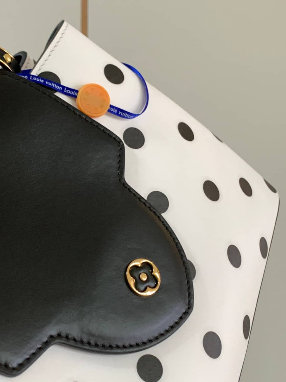 Louis Vuitton Capucines MM Bag M20374 Replica Shoulder Bag