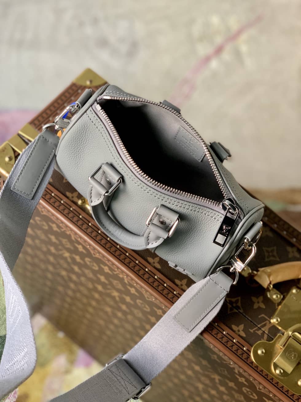 Louis Vuitton Keepall XS Gery M81003 Replica Shoulder Bag