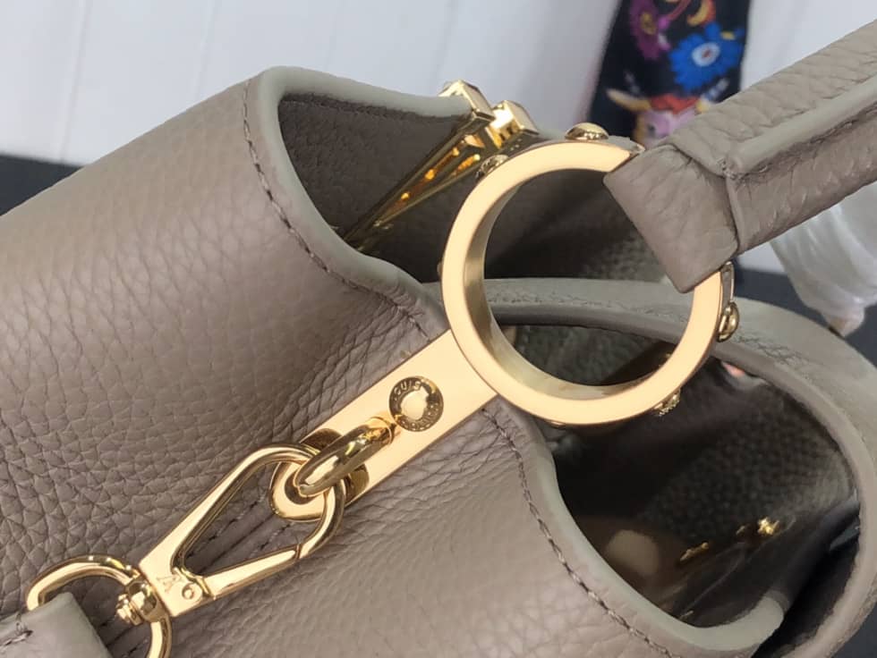 Louis Vuitton Capucines BB Beige M59066 Replica Shoulder Bag