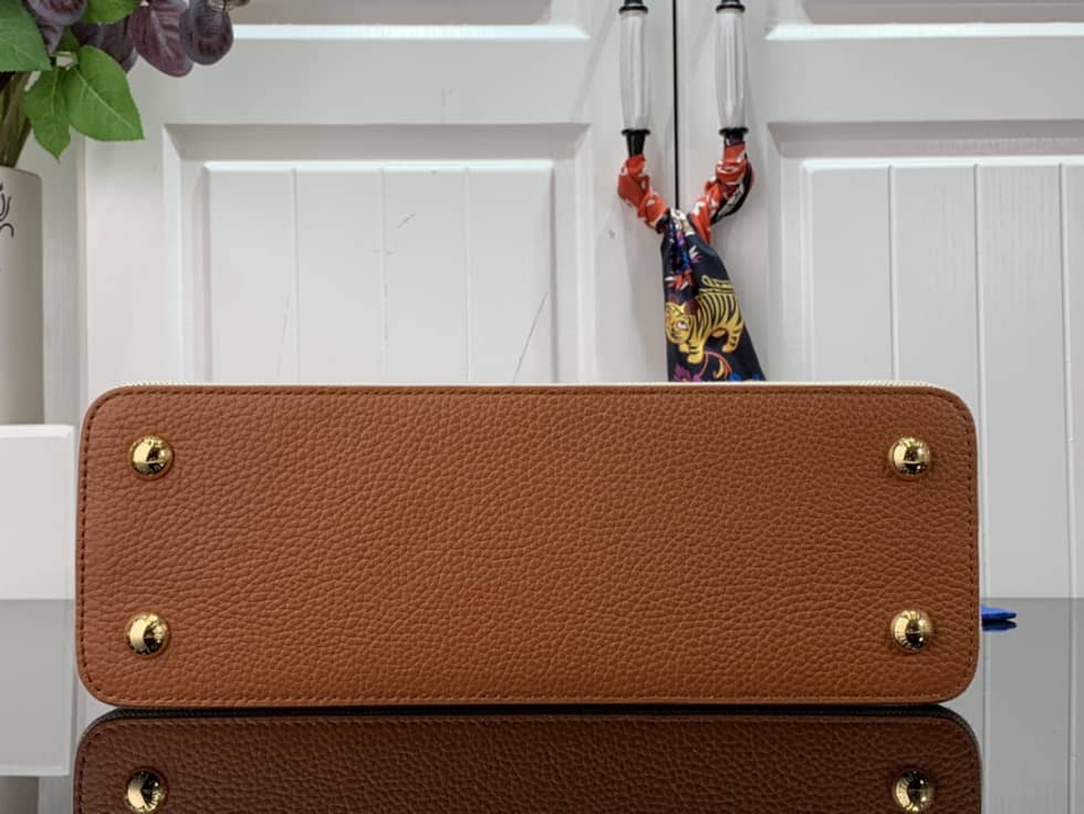 Louis Vuitton Capucines MM M59872 Replica Shoulder Bag