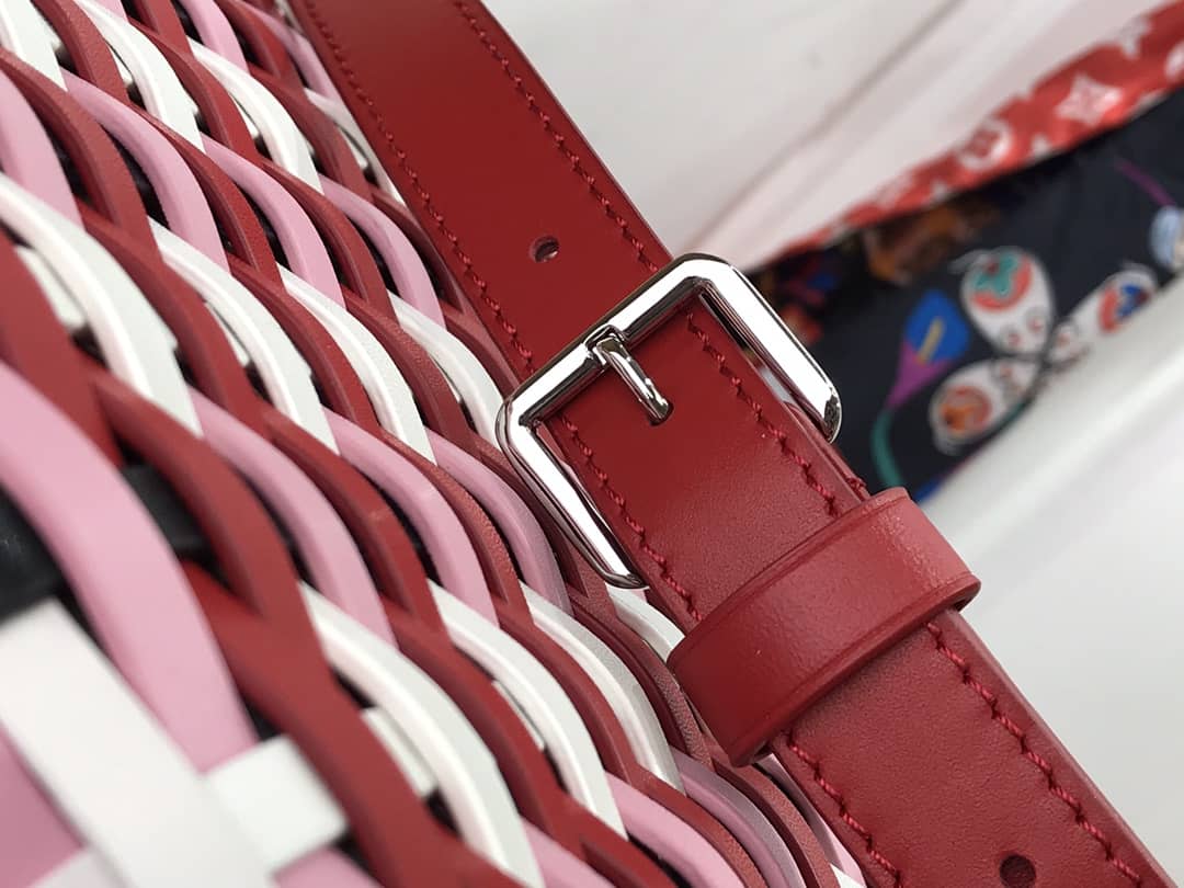 Louis Vuitton Capucines Taurillon Shoulder Bag Replica Red M94519