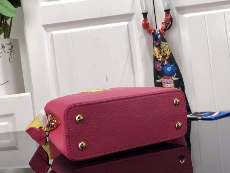 Louis Vuitton Capucines Mini M59440 Replica Shoulder Bag