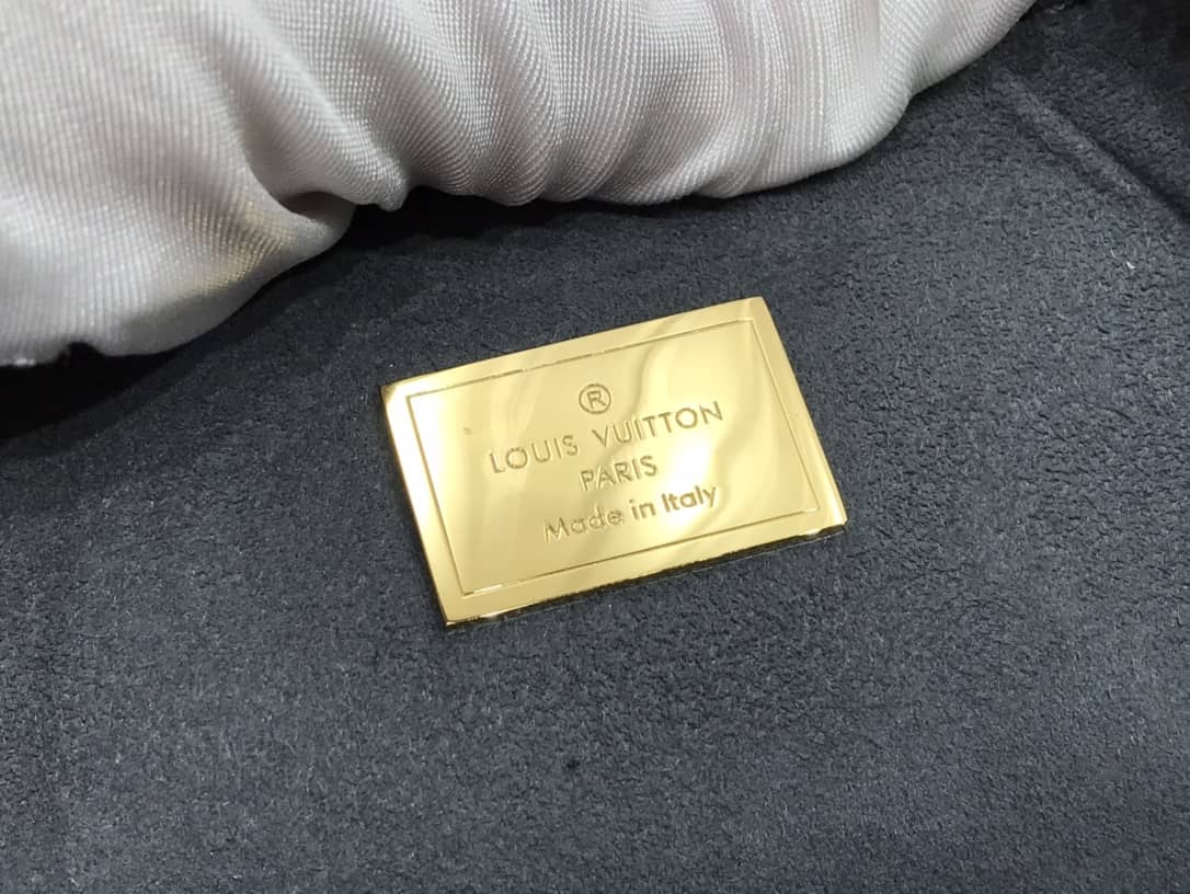 Best Replica Louis Vuitton Alma BB Vernis Leather Shoulder Bag Replica Green M44389(ColaReps)