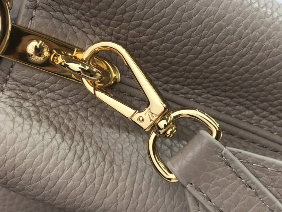 Louis Vuitton Capucines Mini Beige M59066 Replica Shoulder Bag