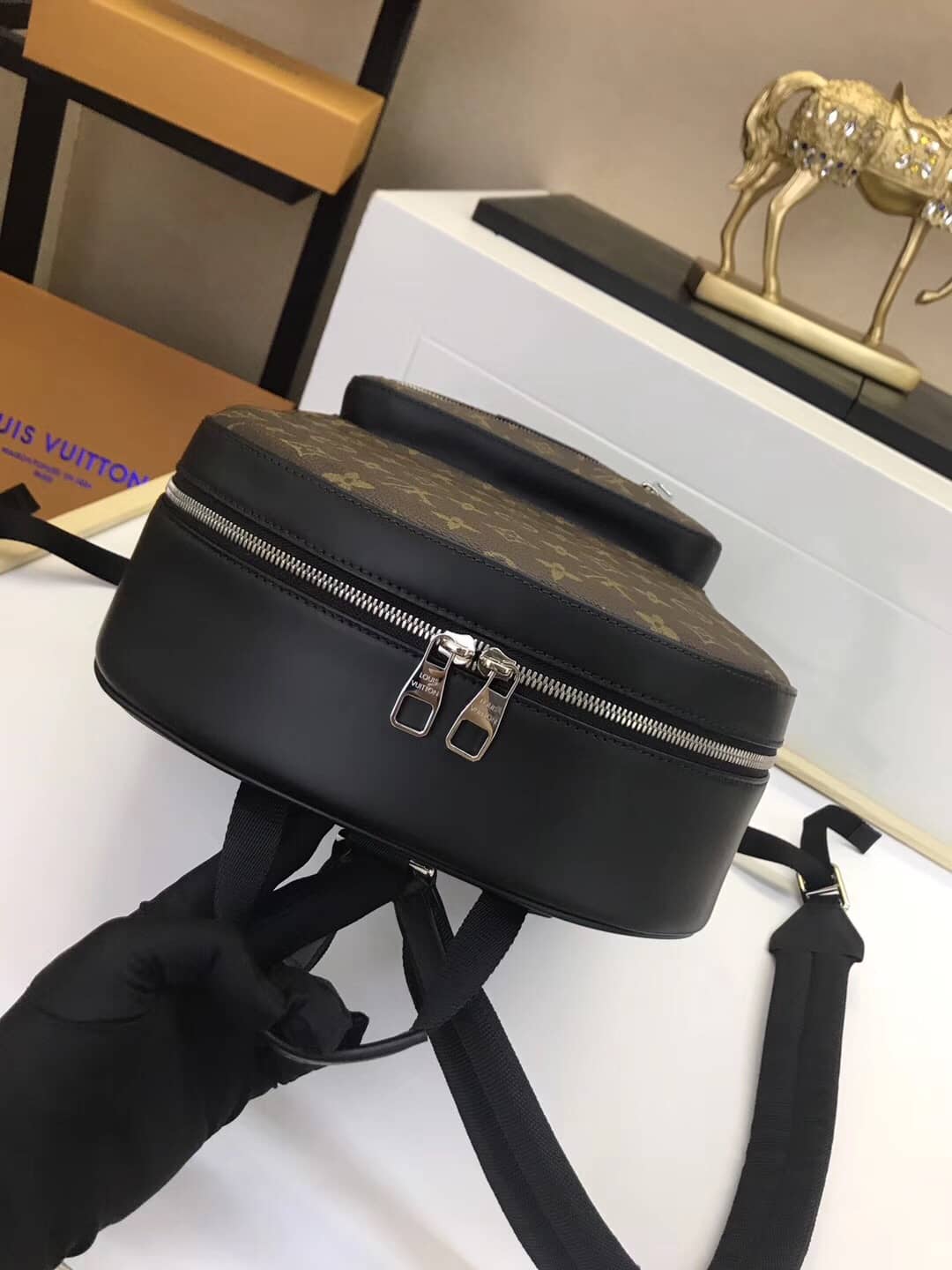 Louis Vuitton Monogram Mens Josh Macaca Replica Rucksack M41530