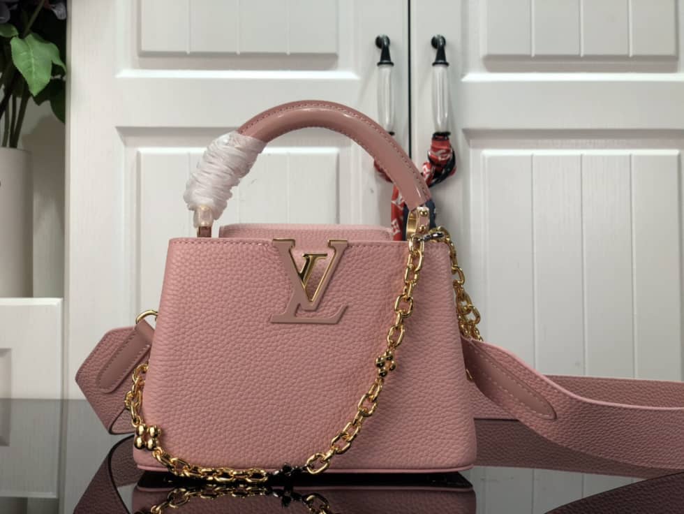 Louis Vuitton Capucines MM M59065 Replica Shoulder Bag