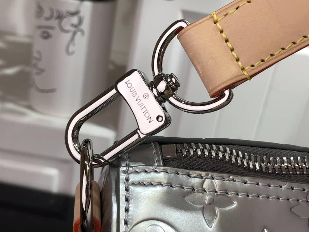 Louis Vuitton Keepall Patent Leather Replica Travel Bag M40569