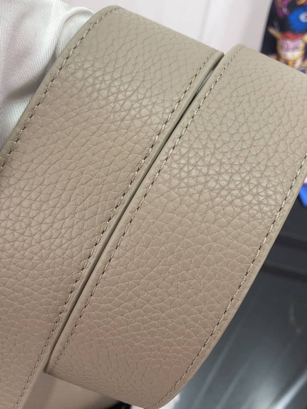 Louis Vuitton Capucines Mini Beige M59066 Replica Shoulder Bag