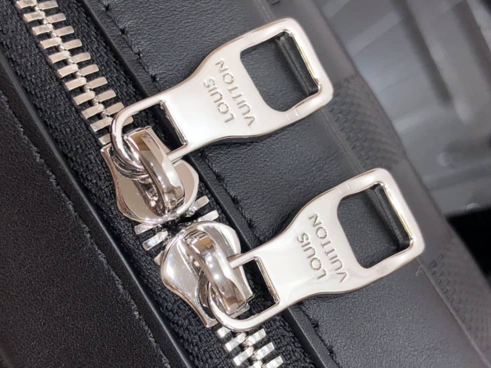 Louis Vuitton Sirius Damier Infini N45286 Replica Messenger Bag