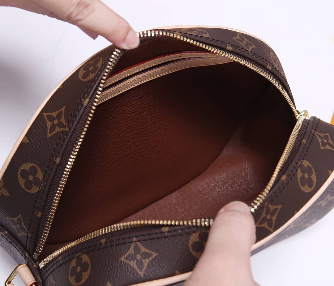 Louis Vuitton Semi-Circle Leather Replica Shoulder Bag M51221