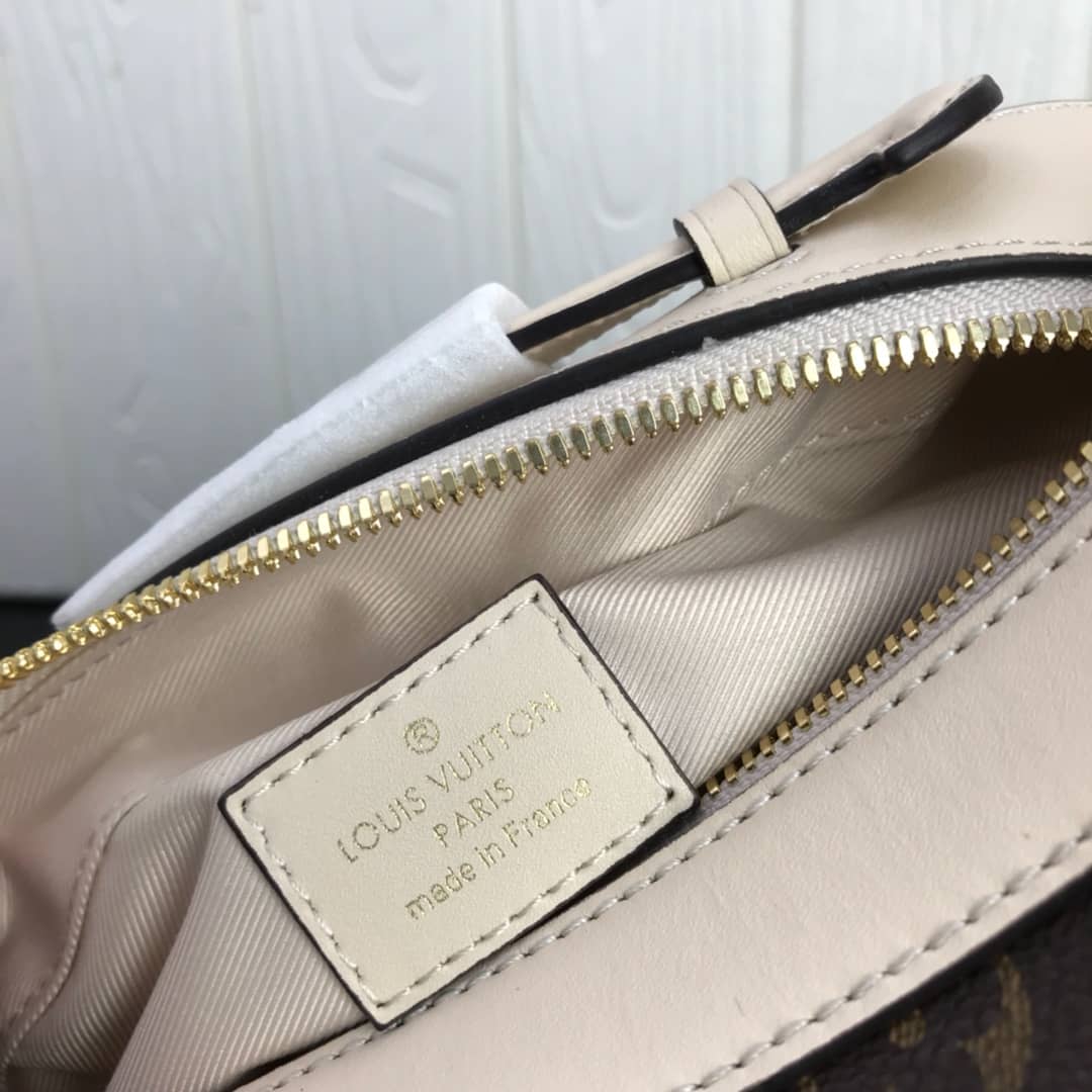 Louis Vuitton Canvas Saintonge Replica Camera Bag White M43555