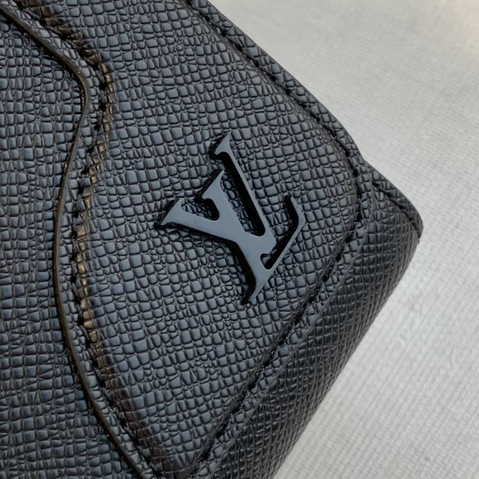 Louis Vuitton New Flap Taiga Noir M30807 Replica Messenger Bag