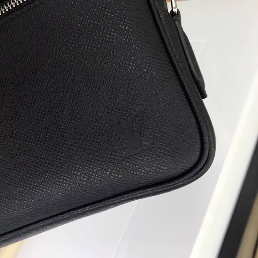 Louis Vuitton Kasai Taiga Leather Canvas Replica Clutch Black M33409