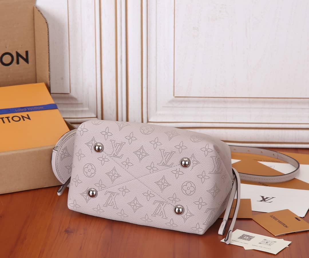 Louis Vuitton Bella Leather Replica Shoulder Bag Beige M57070