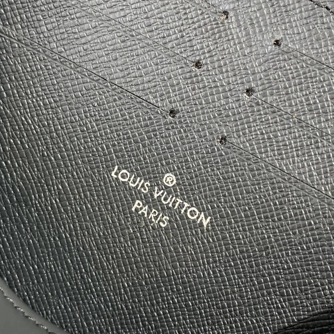 Louis Vuitton Pochette Voyage Leather Bag Replica N60176