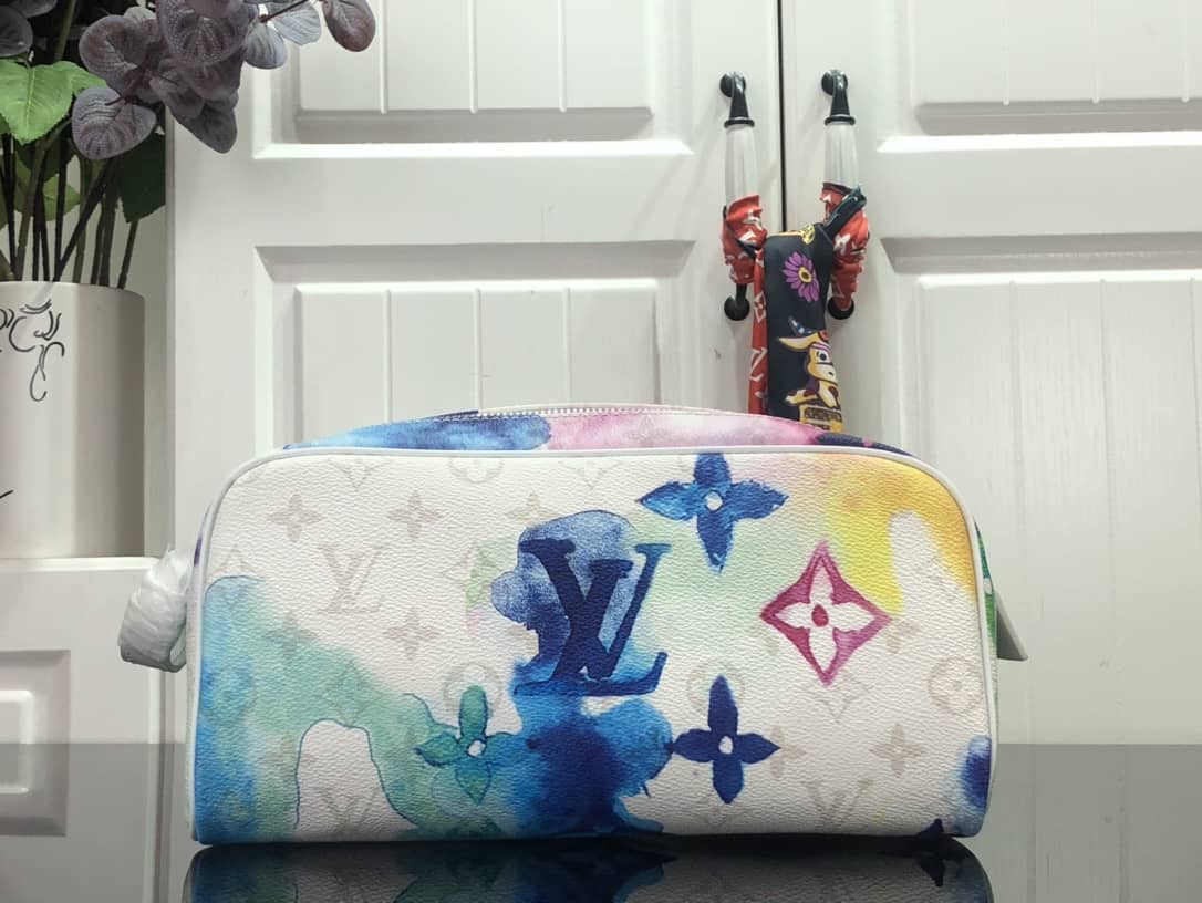 Louis Vuitton Multicolored Watercolor Monogram Canvas Dopp Kit Toiletry Bag Replica M80500