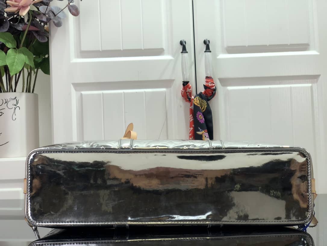 Louis Vuitton Monogram Mirror Coated Canvas Neo Porte Documents Voyage Replica M58755