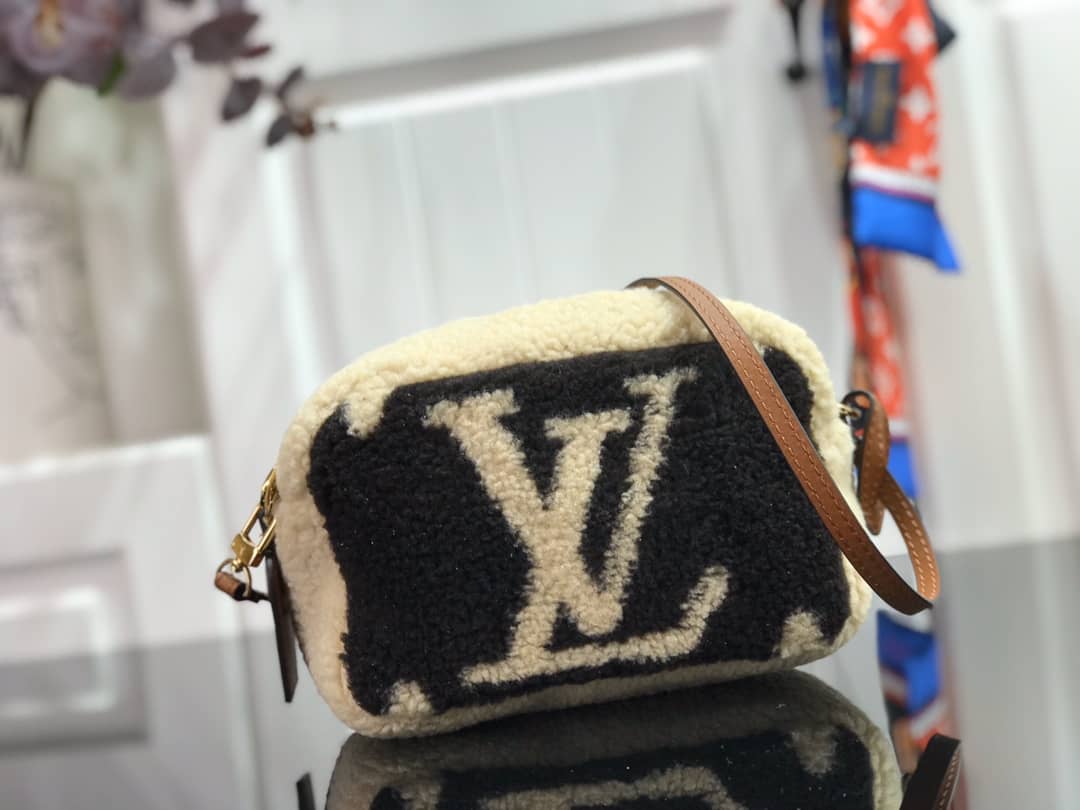 Louis Vuitton Giant Monogram Teddy Replica Shoulder Bag M68599