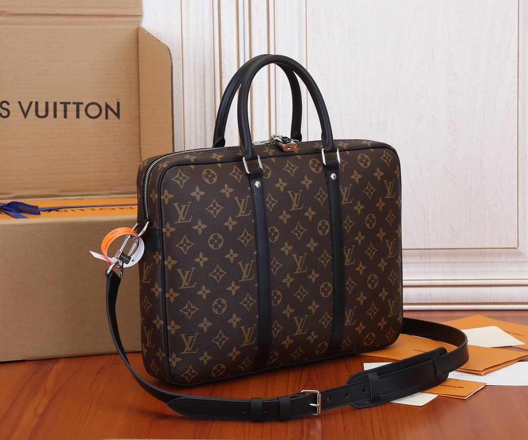 Louis Vuitton Porte Documents Voyage PM Replica M52005