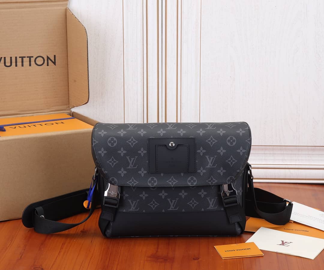 Louis Vuitton Monogramu Messenger PM Voyage Shoulder Bag Replica M40511