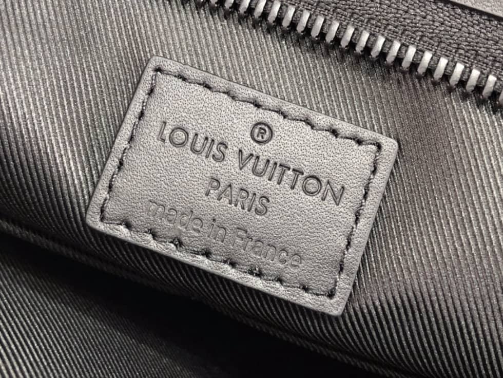 Louis Vuitton Aerogramme Messenger Voyage M59329 Replica