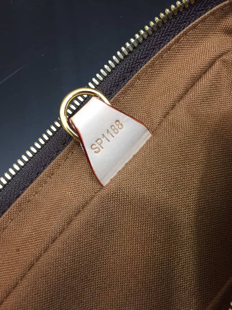 Louis Vuitton Porte Documents Voyage Business Replica M40226