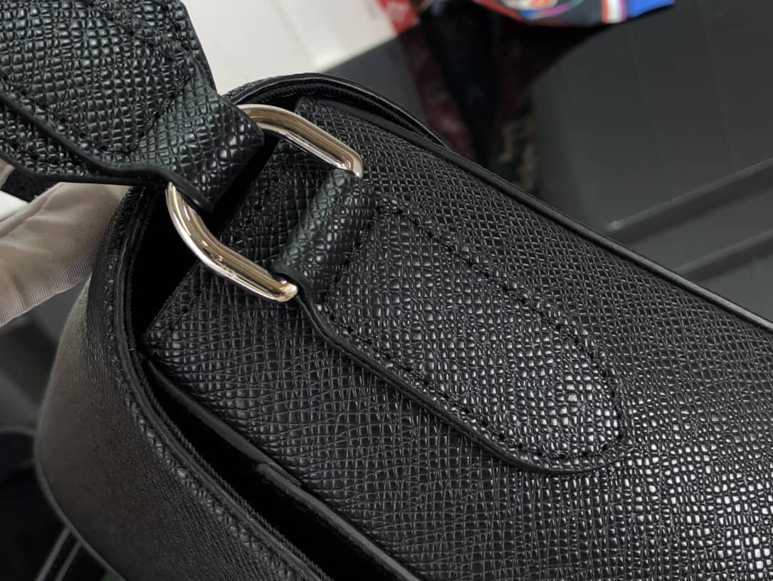 Louis Vuitton New Flap Taiga Cowhide Leather Replica Messenger Bag M30807