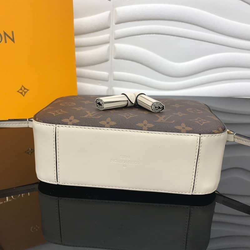 Louis Vuitton Saintonge Monogram Canvas Replica Shoulder Bag White M43557