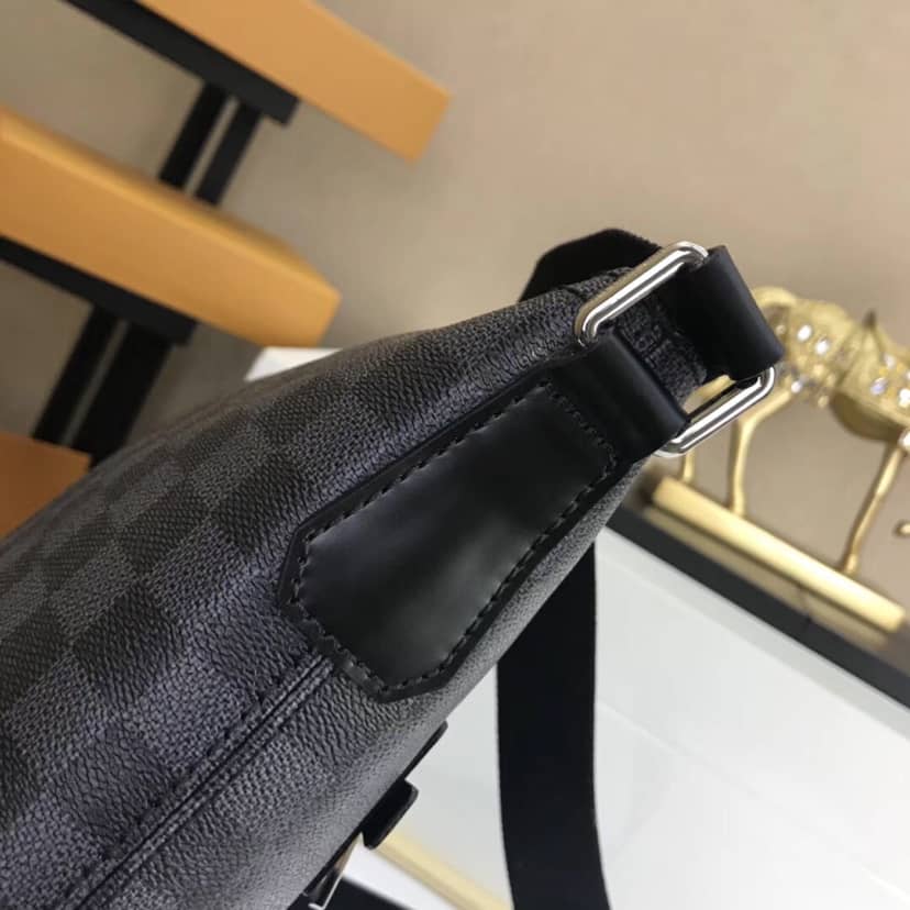 Louis Vuitton Mick Mm Damier Shoulder Bag Replica N41106