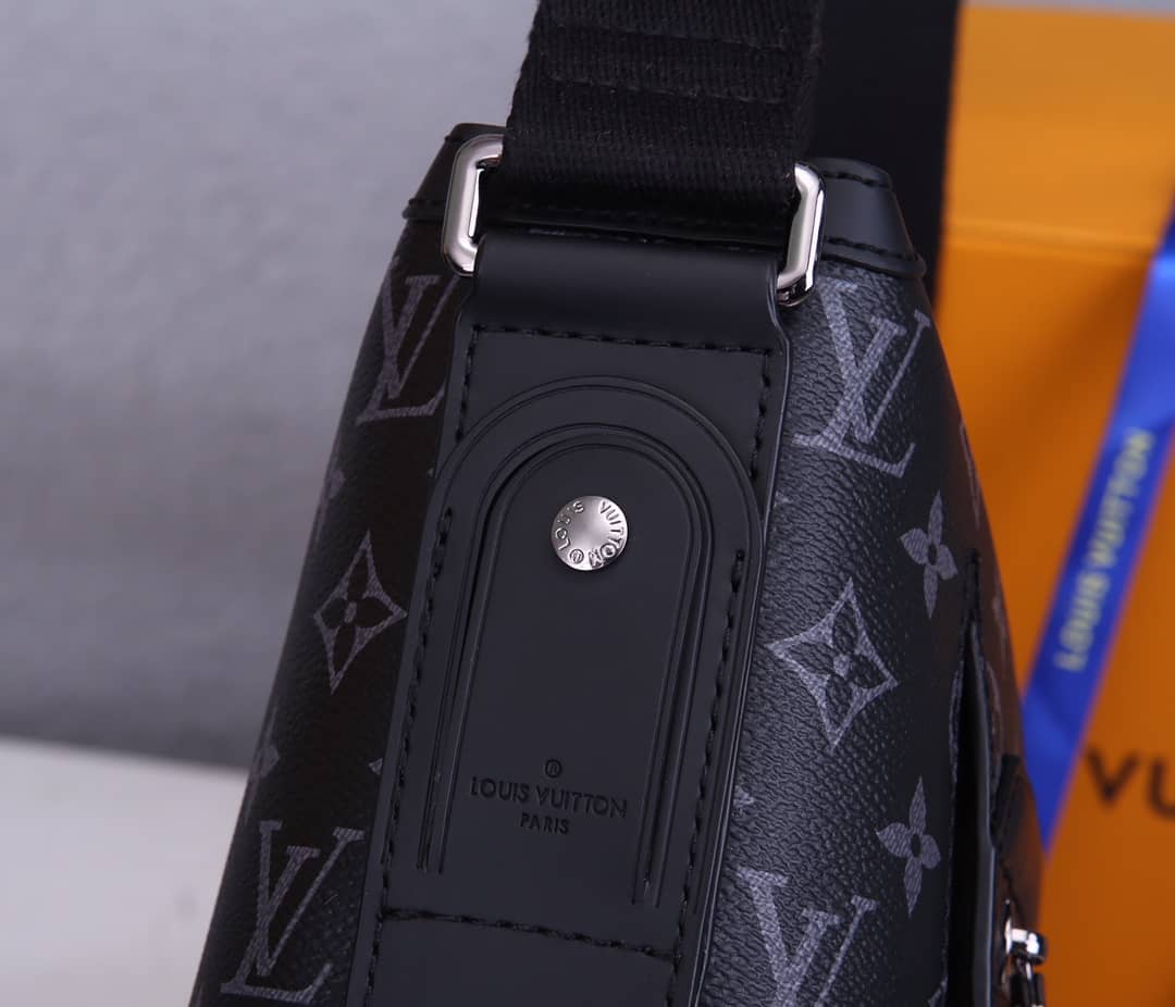 Louis Vuitton Odyssey PM Messenger Bag Replica Black M44223