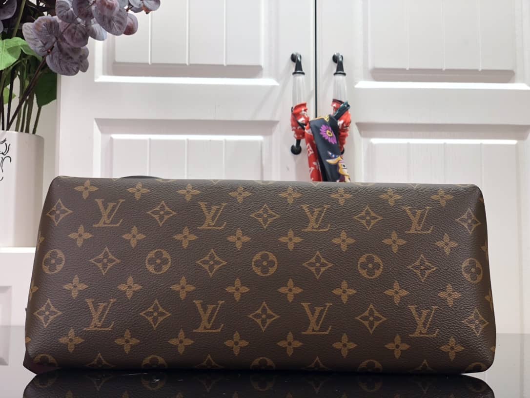 Louis Vuitton Beaubourg MM Bag Monogram Canvas Replica M43953