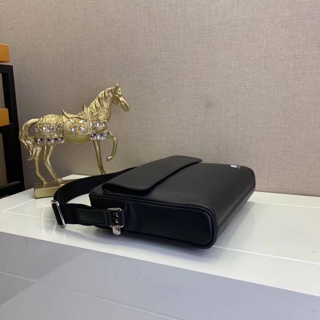 Louis Vuitton Taiga Alex Leather Messenger Bag Replica M30260