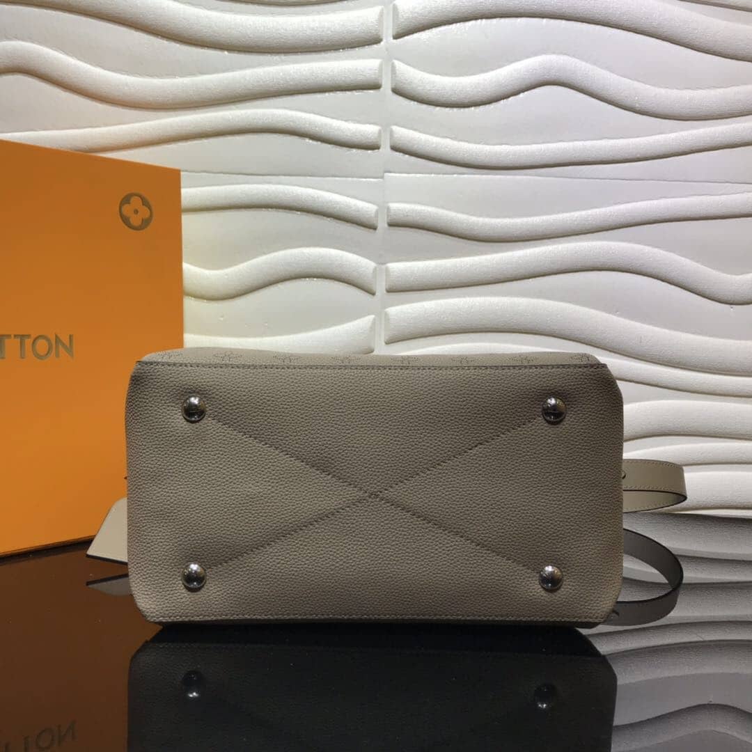 Louis Vuitton Beaubourg Hobo MM Mahina Leather Replica Beige M56073