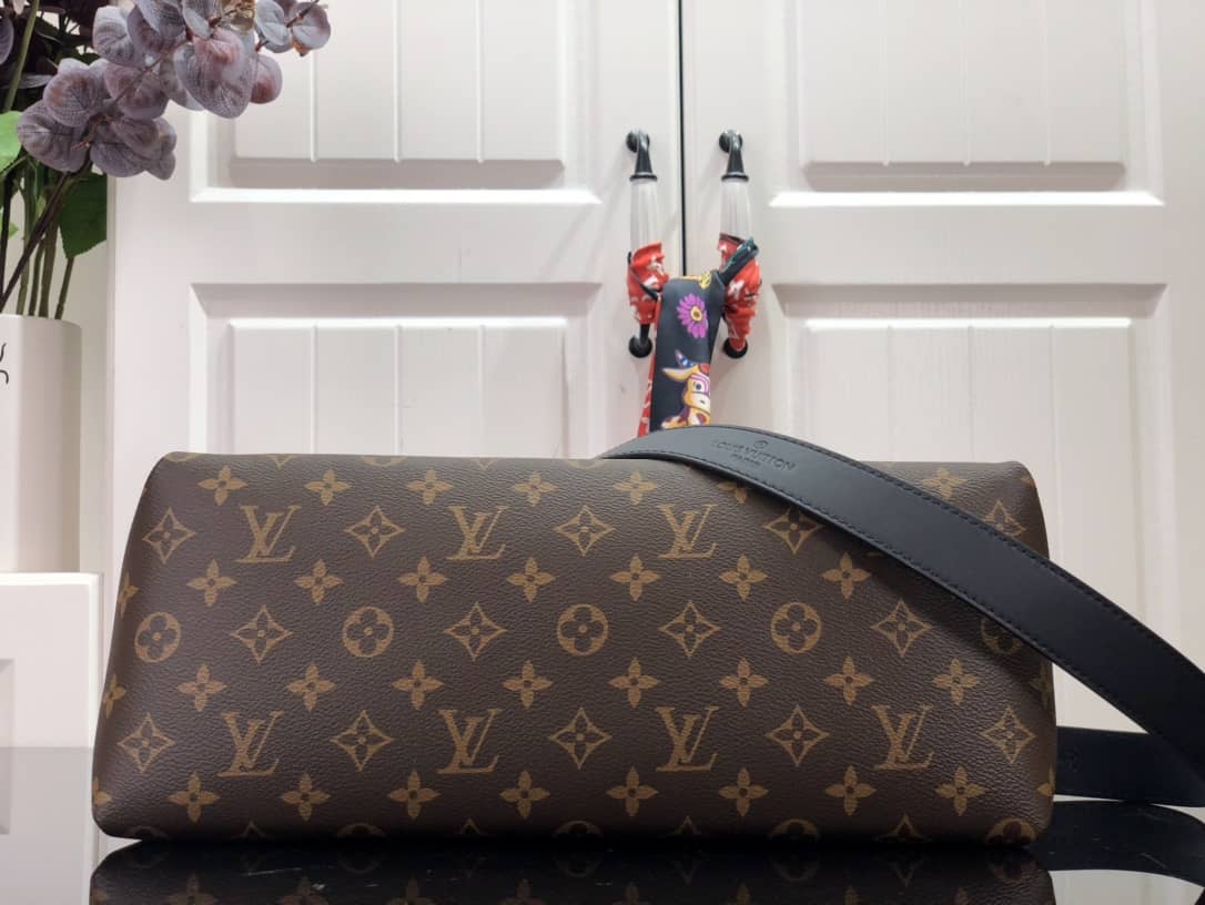 Louis Vuitton Beaubourg MM Bag Monogram Canvas Replica M43953