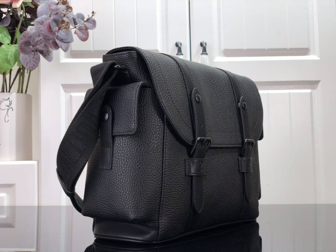 Louis Vuitton Trunk Taurillon Leather Messenger Bag Replica Black M58494