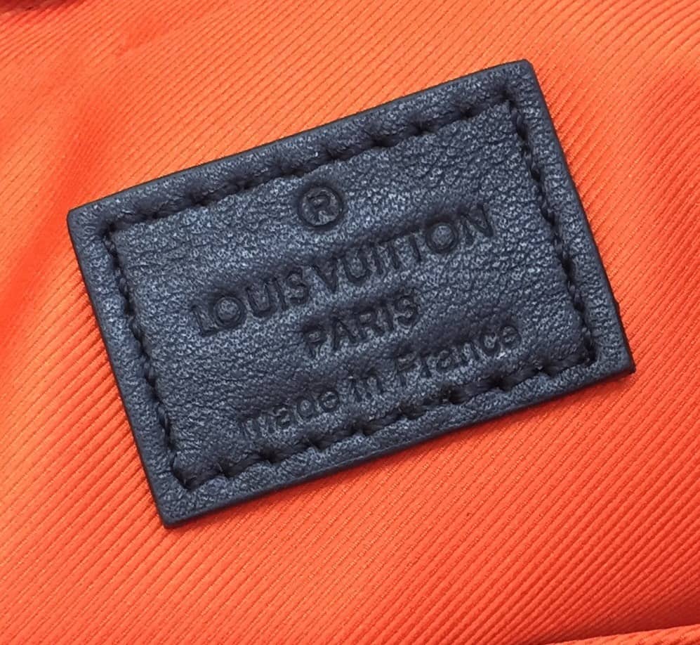 Louis Vuitton Alpha Taurillon Leather Messenger Bag Replica M52767