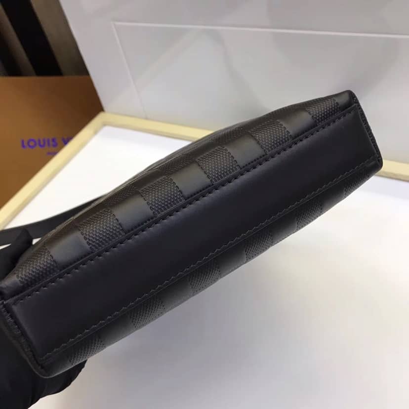 Louis Vuitton District Pochette Replica Shoulder Bag N23355