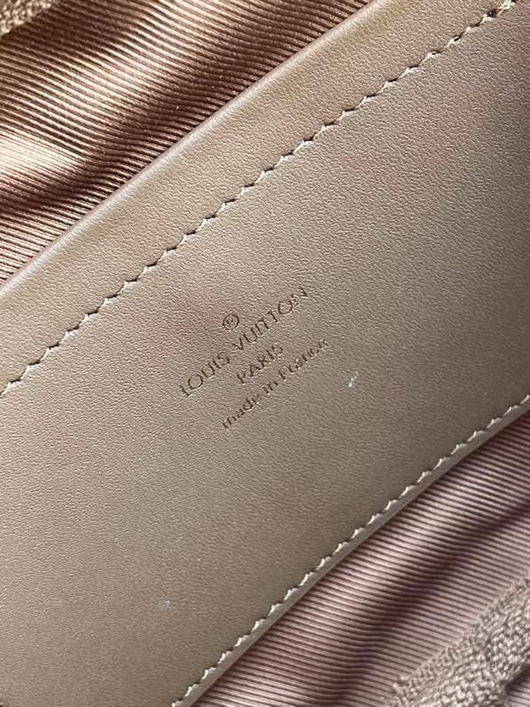 Best Replica Louis Vuitton Monogram Canvas Utility M80446 Replica Crossbody Bag(ColaReps)